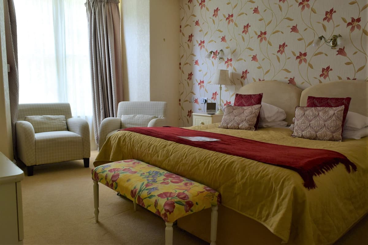 Standard Double or Twin Room, Ensuite | Individually decorated, individually furnished, blackout drapes