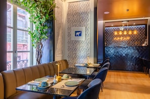 Daily buffet breakfast for a fee - Lx Boutique Hotel (Lisbon)