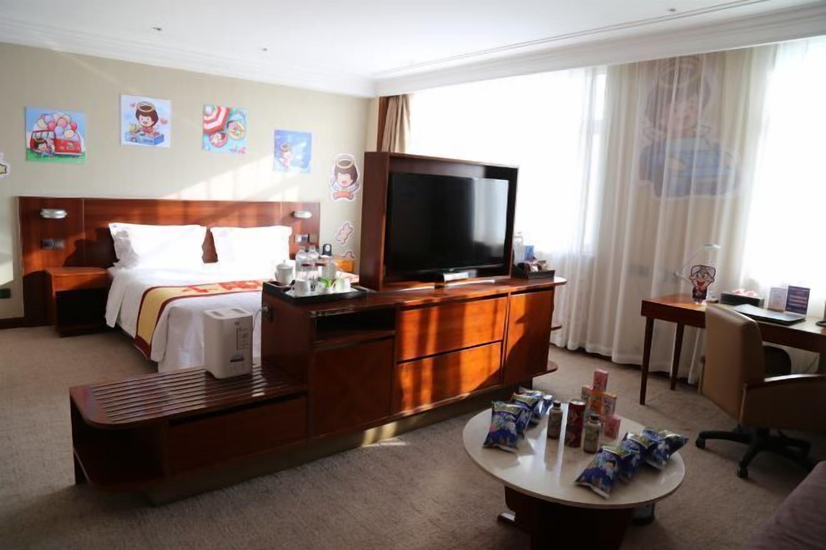 Frigobar, cofres nos quartos, despertadores