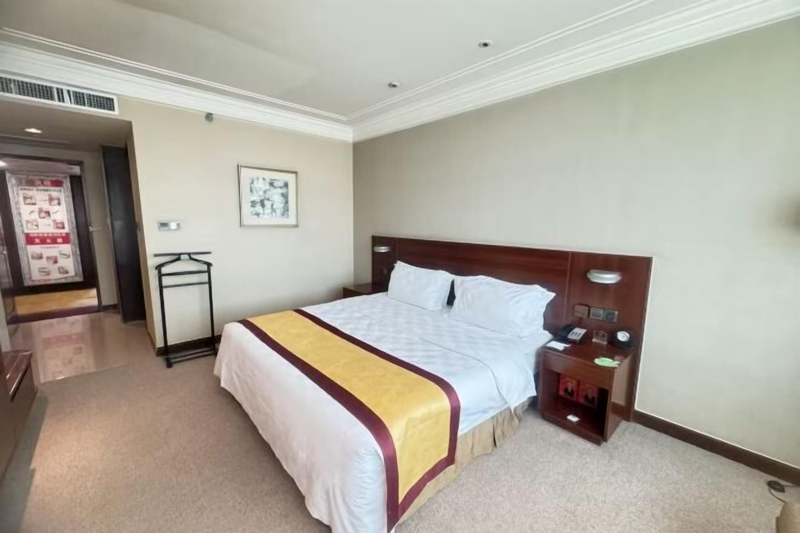 Minibar, in-room safe, alarm clocks