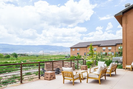 Terrace/patio. Red Sands Hotel