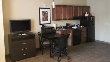 Pillowtop beds, desk, blackout drapes, free WiFi