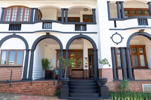 숙박 시설 정면