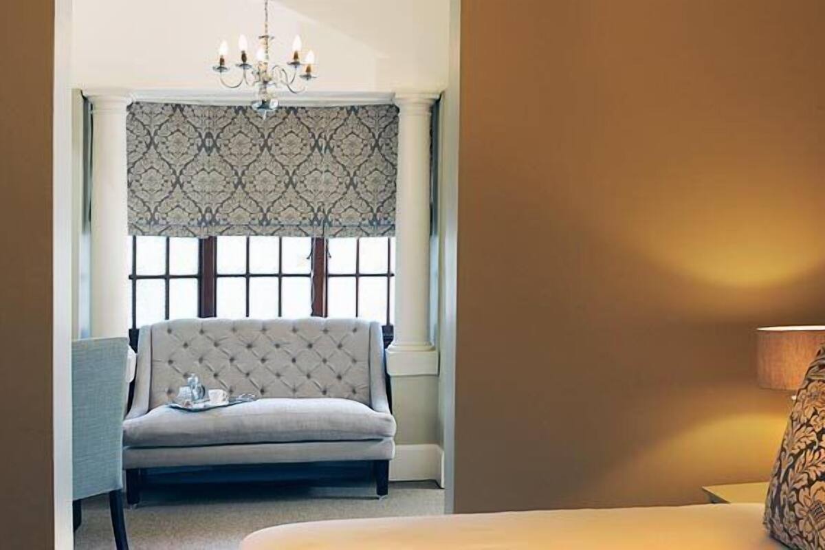 premium bedding, in-room safe, individually decorated