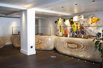 Hotel entrance and lobby at Hilton Vacation Club The Modern Honolulu