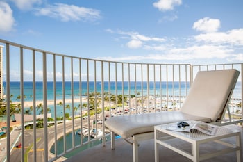 1 Bedroom Oceanfront King Suite | Beach/ocean view at Hilton Vacation Club The Modern Honolulu