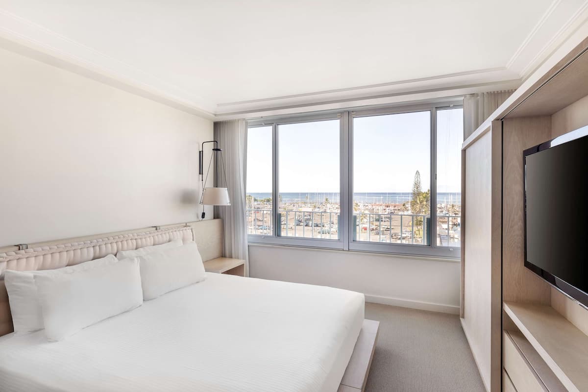 1 bedroom, in-room safe, desk, laptop workspace