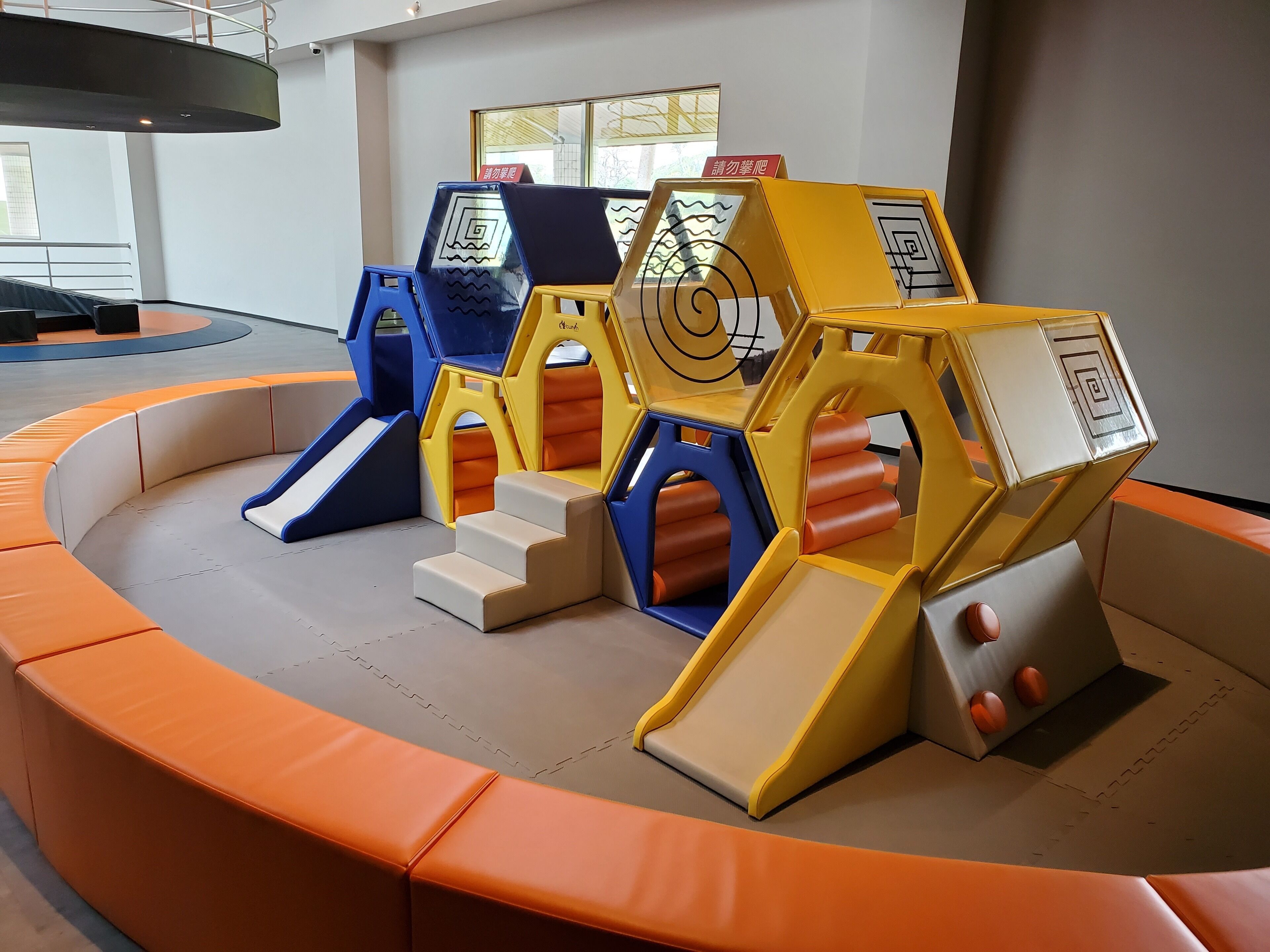 children’s play area – indoor
