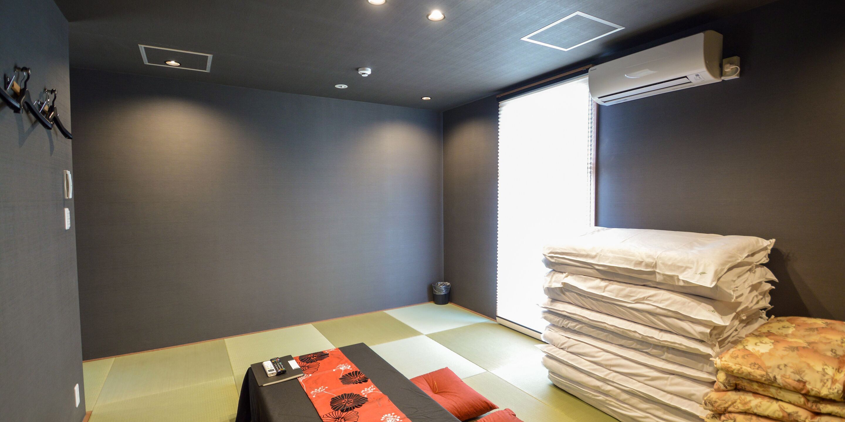 Habitación familiar, baño privado (Japanese Style) | Cortinas blackout y wifi gratis 