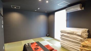 Habitación familiar, baño privado (Japanese Style) | Cortinas blackout y wifi gratis