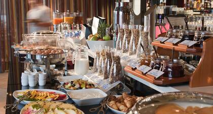 Adina Apartment Hotel Berlin Hackescher Markt