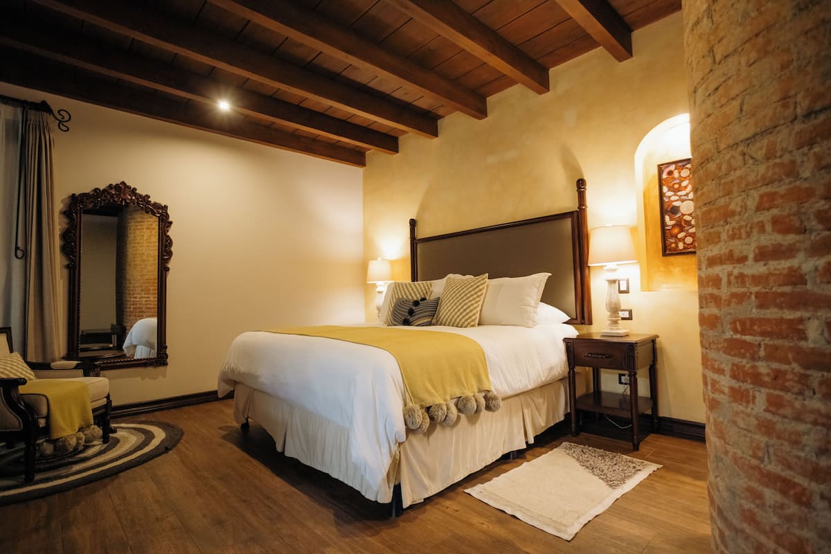 Suite King | 1 bedroom, premium bedding, down duvets, in-room safe