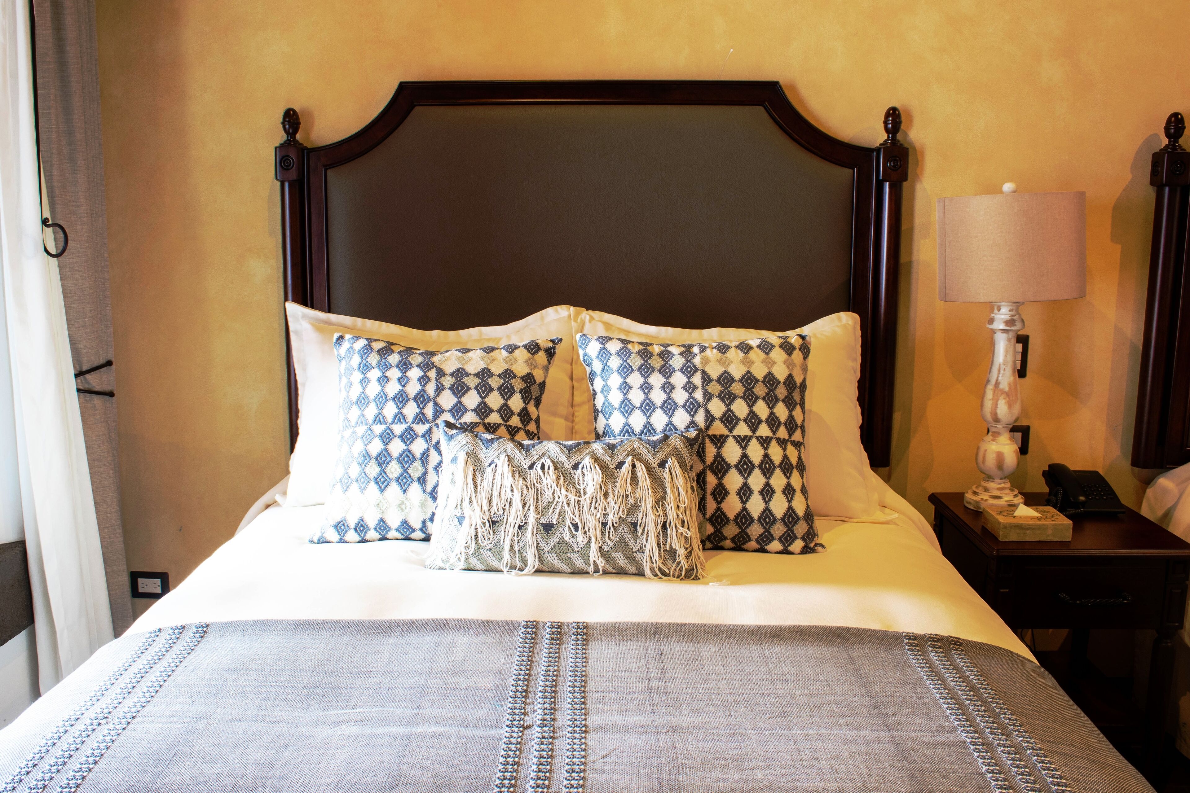 suite queen | 1 bedroom, premium bedding, down duvets, in-room safe