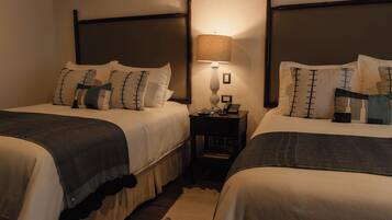 Suite Queen | Hochwertige Bettwaren, Daunenbettdecken, Zimmersafe
