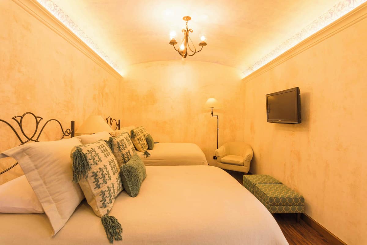 Superior Room Queen | 1 bedroom, premium bedding, down duvets, in-room safe