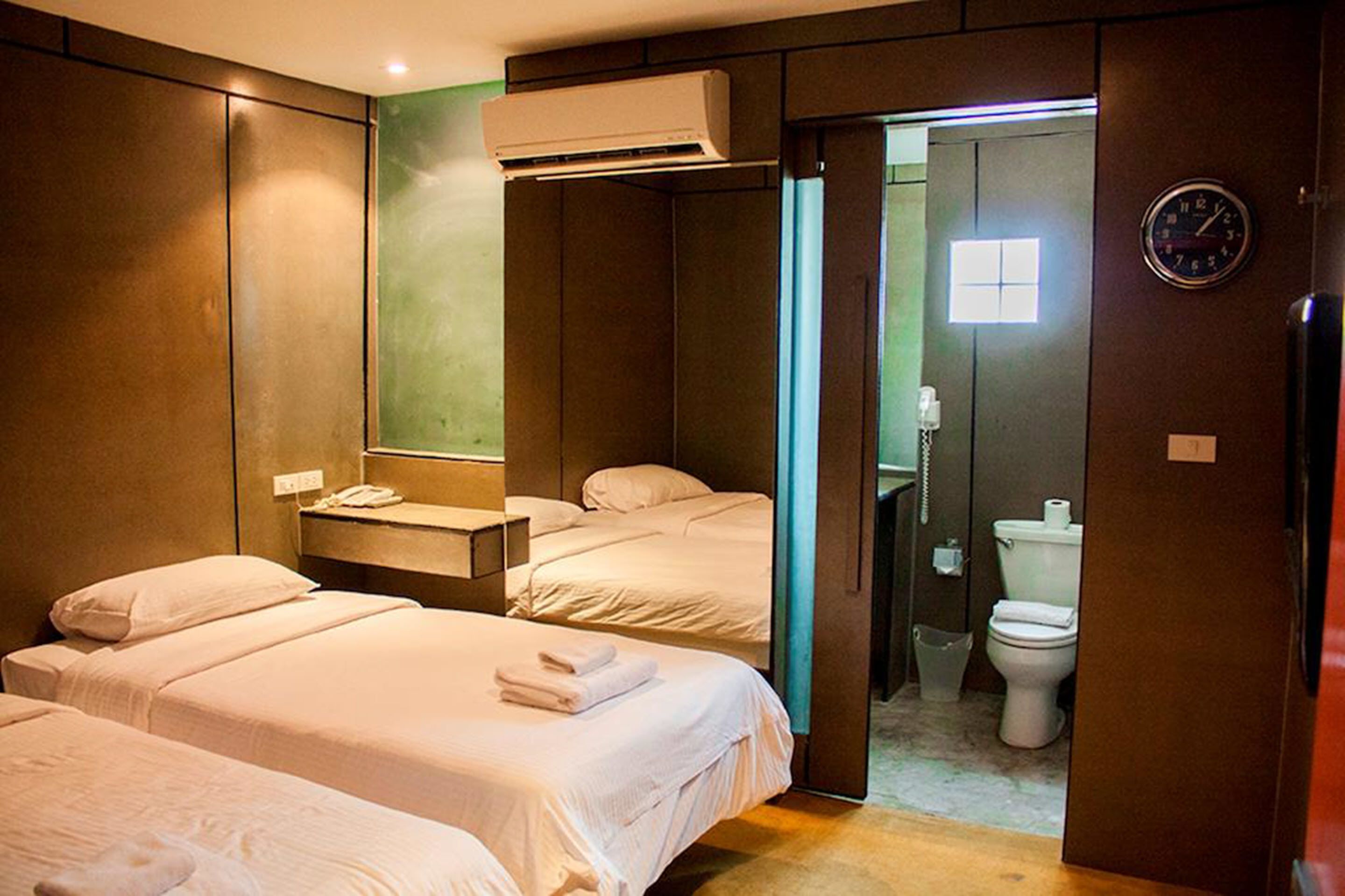 In-room safe, free WiFi, bed sheets