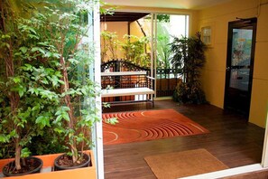 Front of property - Justbeds Hotel (Bangkok)