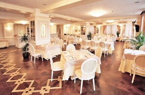 Frühstück, Mittagessen und Abendessen