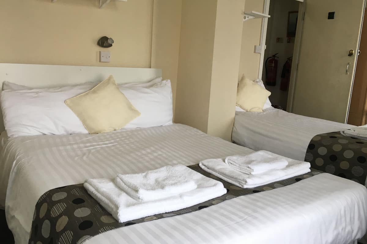 Family Room, Ensuite (1 child)