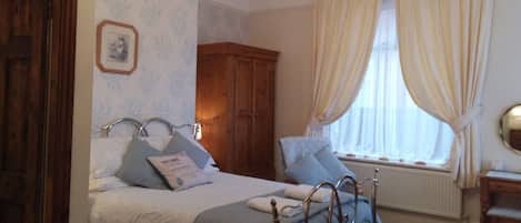 Double Room, Ensuite, Ground Floor | Iron/ironing board, free WiFi, bed sheets