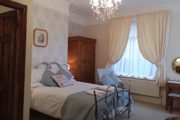 Double Room, Ensuite, Ground Floor | Iron/ironing board, free WiFi, bed sheets