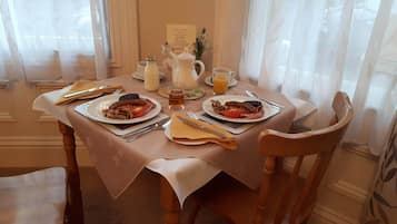 Free daily continental breakfast