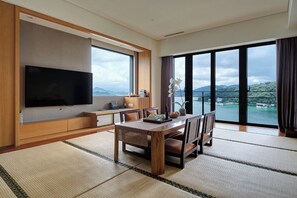 Premier Japanese Style Lake View