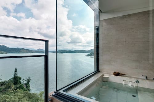 Premier King Lake View | View from room