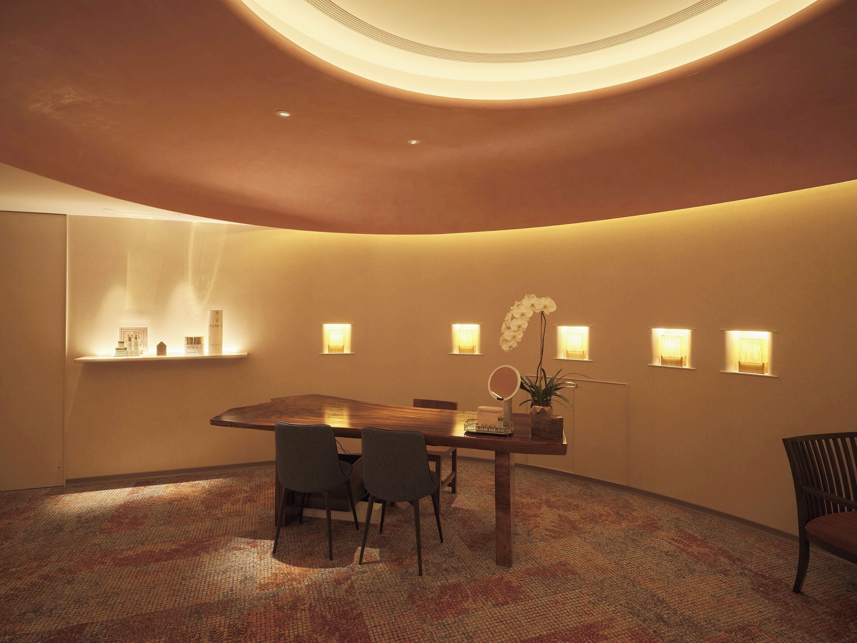 hot springs/mineral springs, body treatments, hydrotherapy, aromatherapy