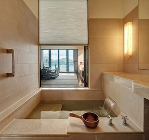 Classic Japanese Style Lake View | Bathroom | Separate tub and shower, spring water tub, hydromassage showerhead - Fleur de Chine Hotel (Yuchi)