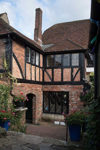 Village House Coaching Inn