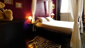 Standard Double Room, Shared Bathroom | Peralatan tempat tidur hipoalergenik, katil Select Comfort, bar mini 