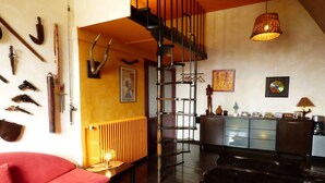 Deluxe Double Room, Shared Bathroom | Peralatan tempat tidur hipoalergenik, katil Select Comfort, bar mini 