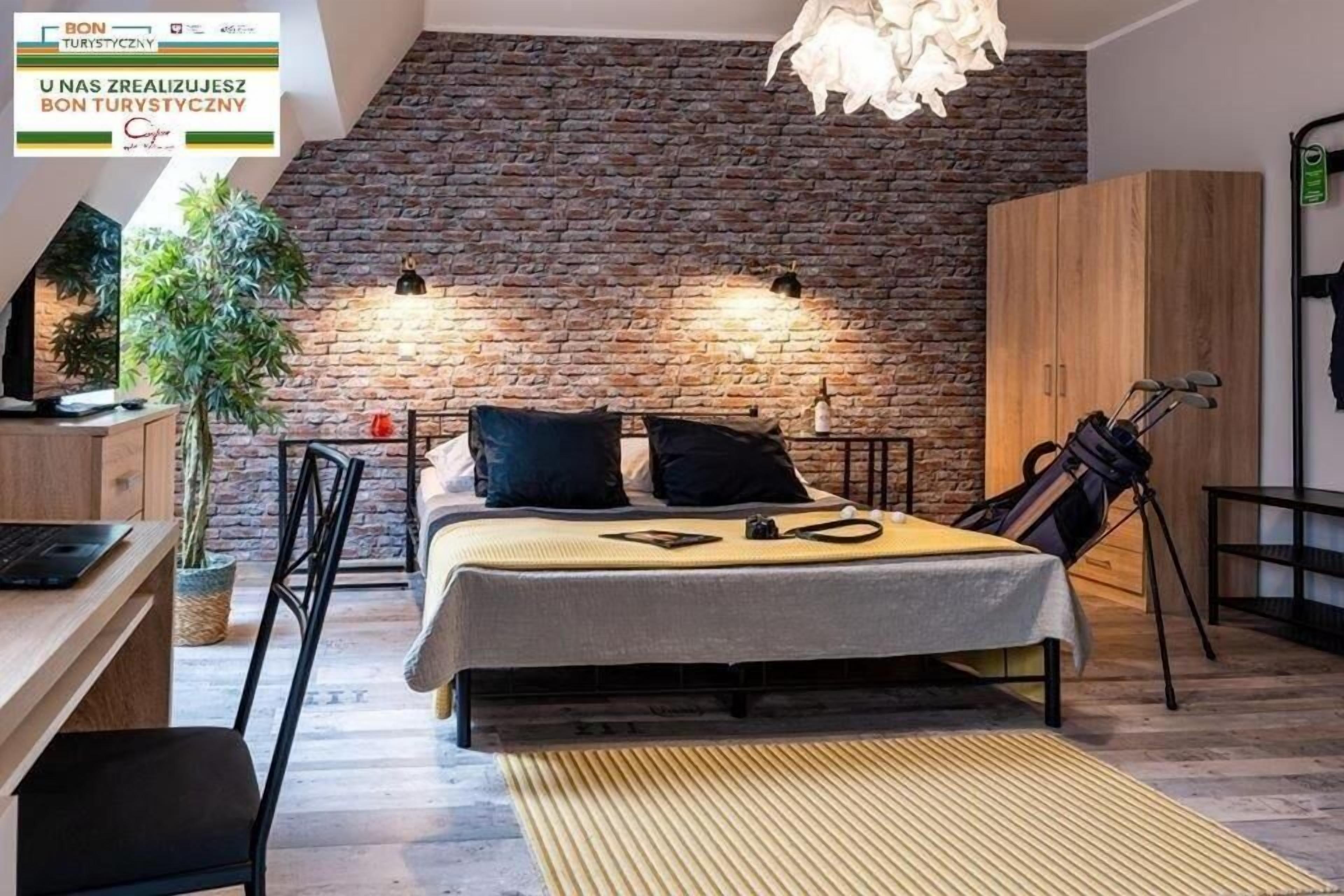 Premium Double Room | Desk, soundproofing, free WiFi, bed sheets