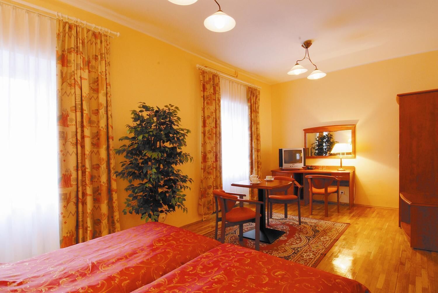 1 bedroom, desk, soundproofing, free wifi