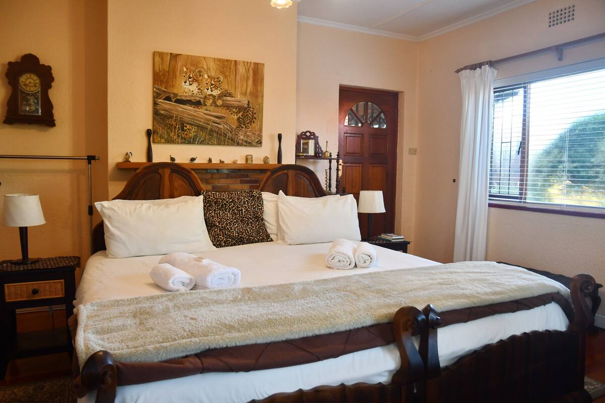 Comfort Apartment, 2 Bedrooms, Garden View, Ground Floor | In-room safe, desk, laptop workspace, iron/ironing board