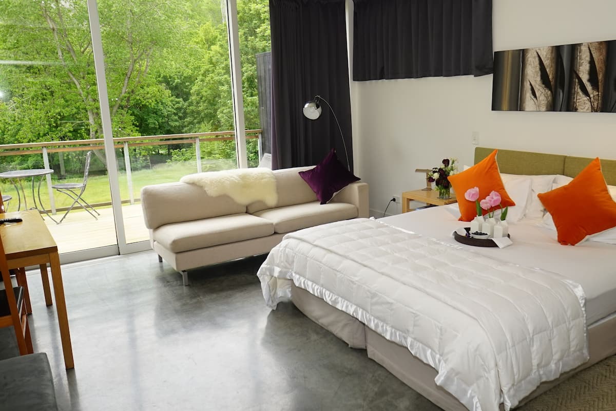 ToiToi Suite | Premium bedding, down comforters, in-room safe, desk