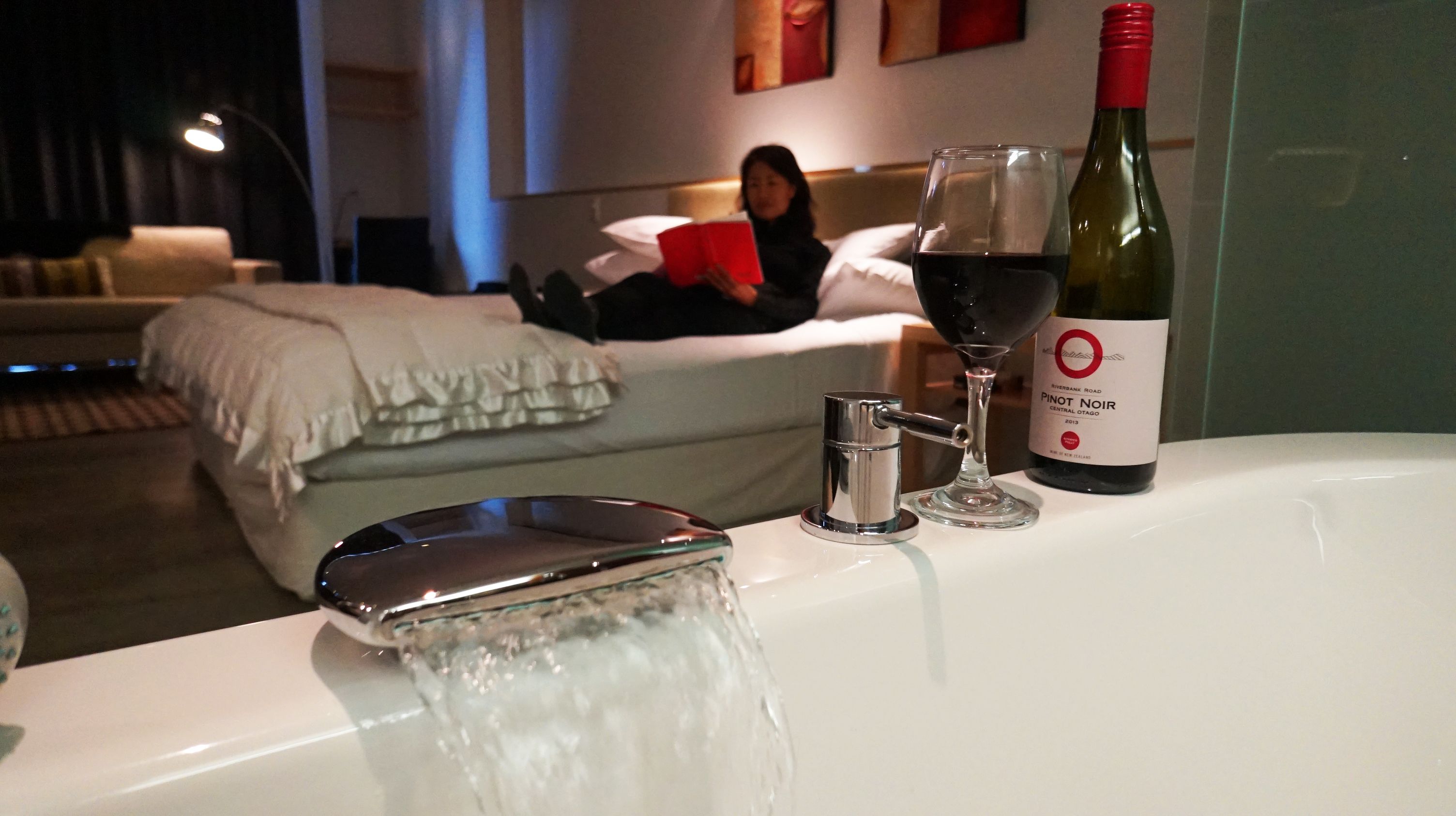 poplar suite | bathroom | free toiletries, hair dryer, dressing gowns, slippers