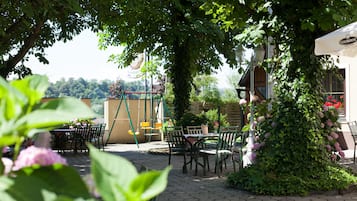 Children's play area - outdoor