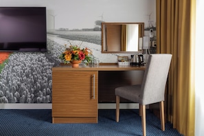Superior-Doppelzimmer | Minibar, Zimmersafe, Schreibtisch, Bügeleisen/Bügelbrett