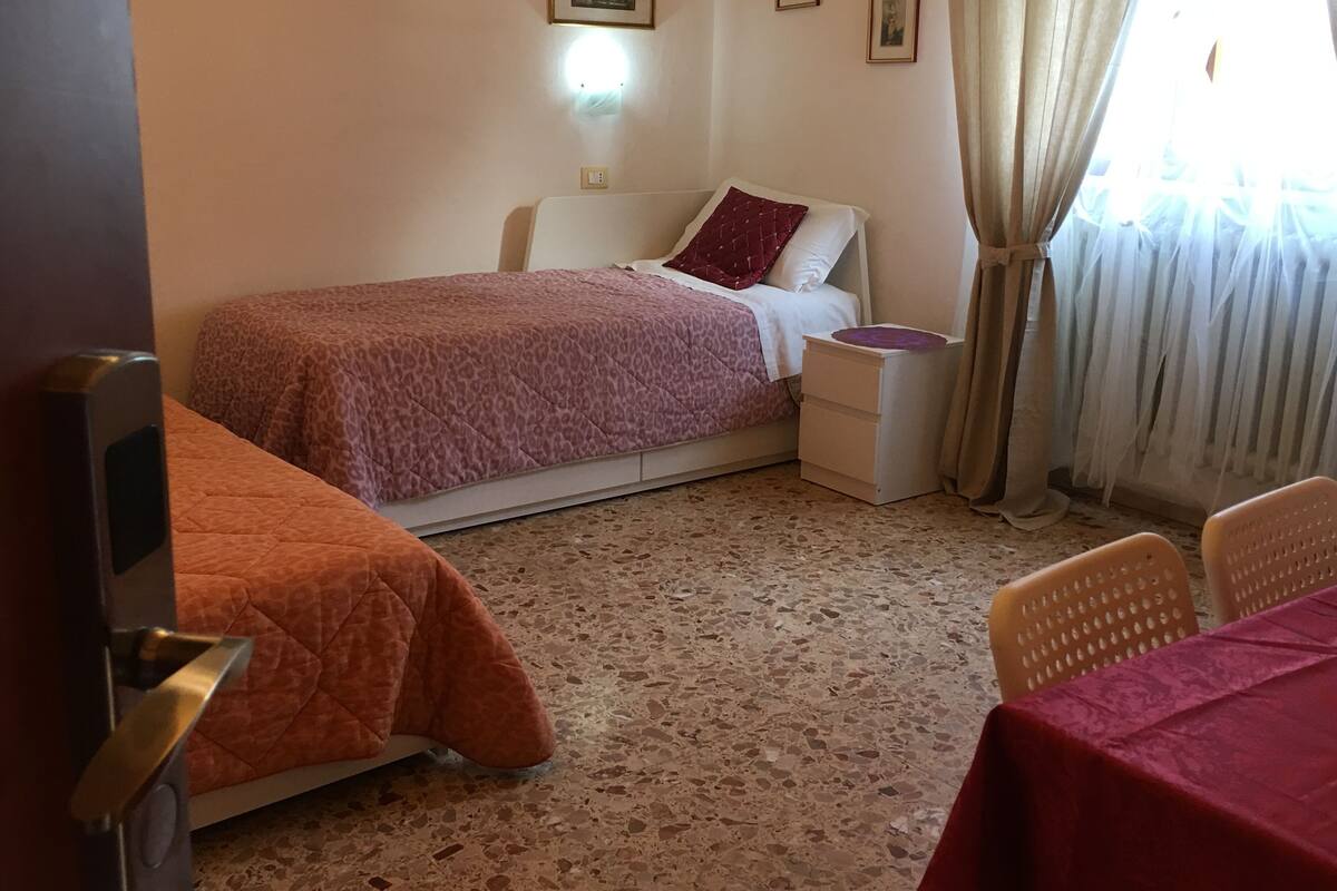 Ropa de cama de alta calidad, edredón y camas con pillow-top 
