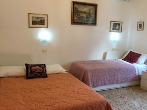 Room - A Casa Doina Airport (Pisa)