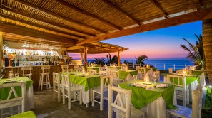 Outdoor dining - Sunset Mancora (Máncora)