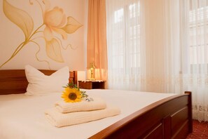 Single Room, 1 Bedroom | Frette Italian sheets, premium bedding, Select Comfort beds