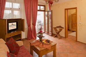 Chambre Triple, 1 chambre | Salle de séjour