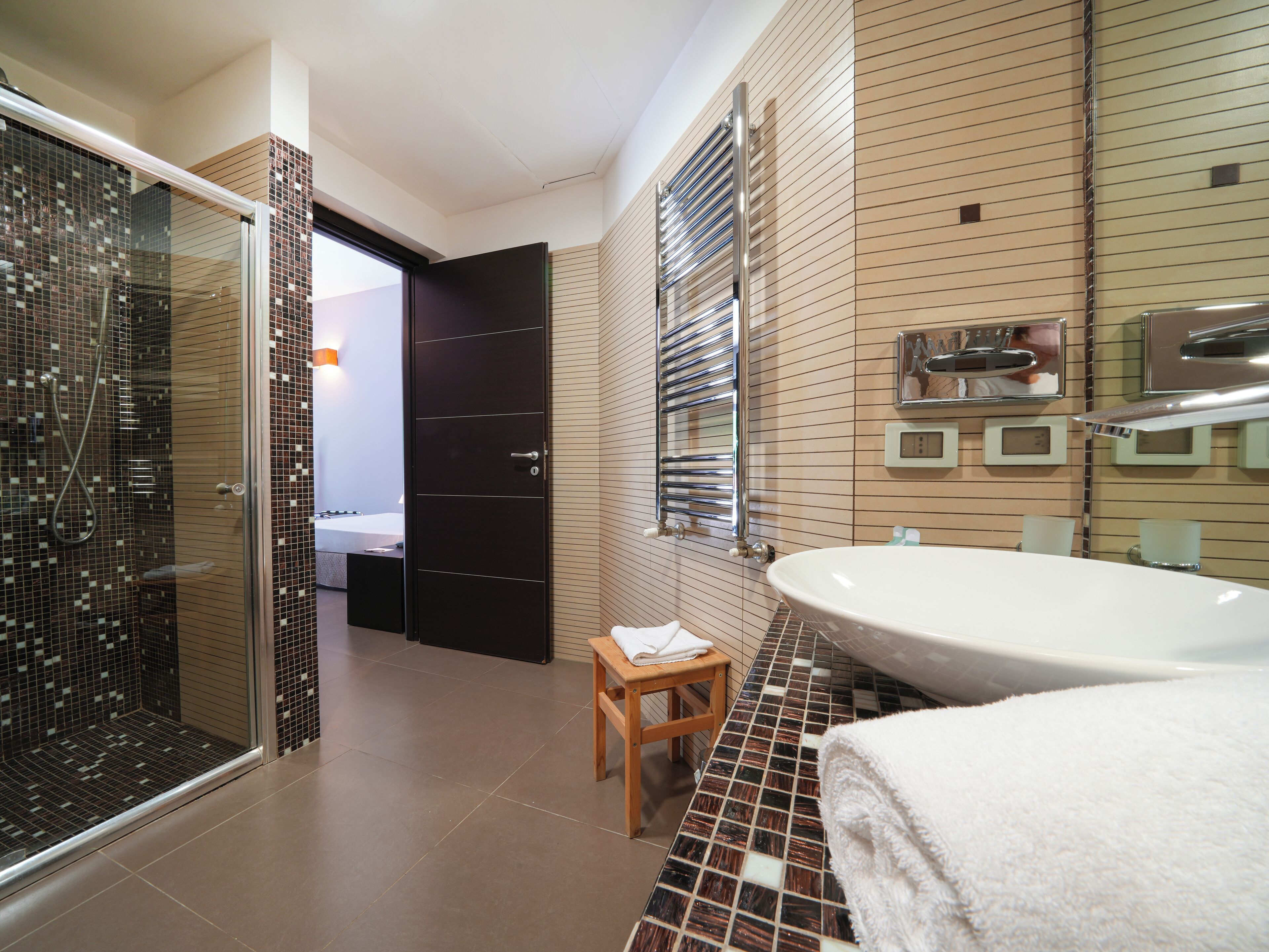 single room | bathroom | shower, free toiletries, hair dryer, bidet