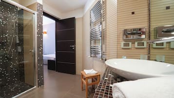 Einzelzimmer | Badezimmer | Dusche, kostenlose Toilettenartikel, Haartrockner, Bidet