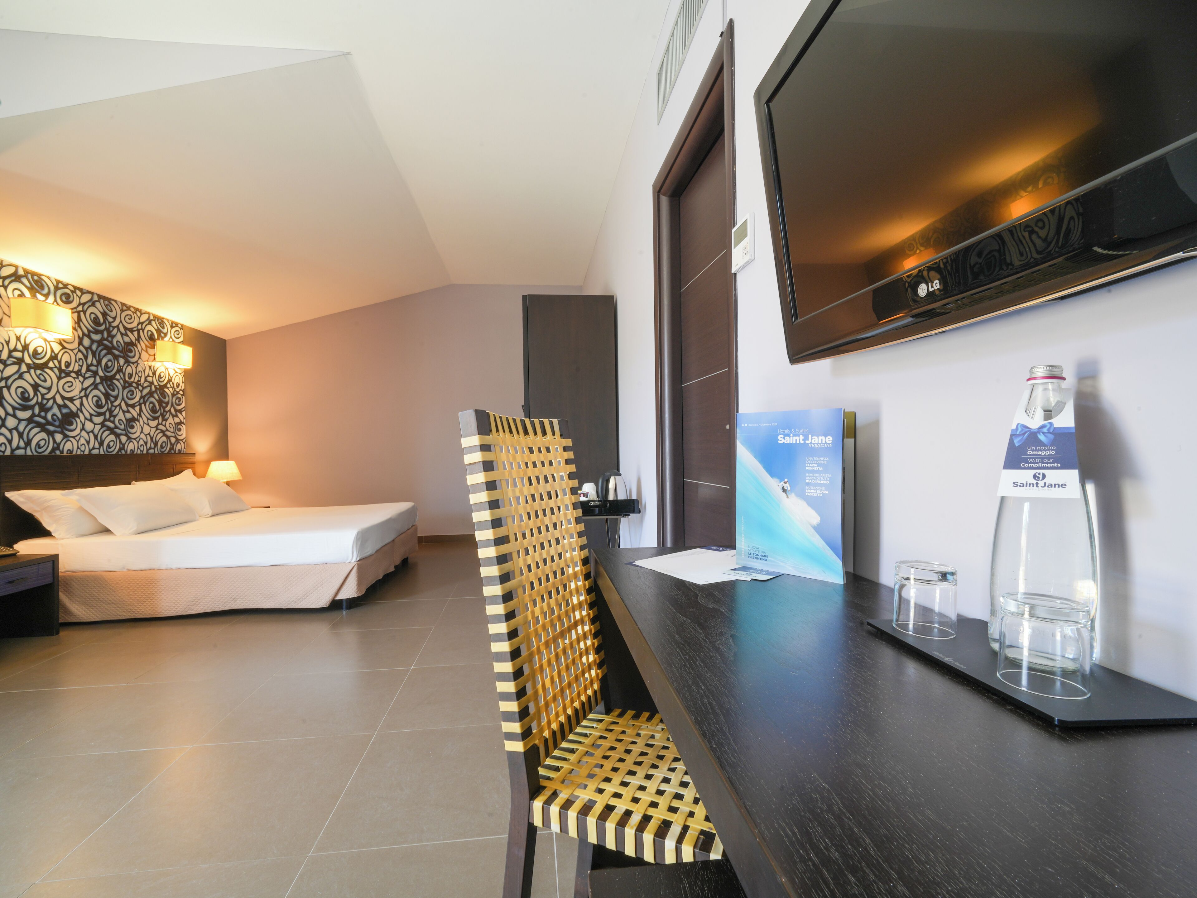 pillow-top beds, minibar, in-room safe, desk