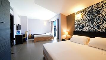 Pillowtop-Betten, Minibar, Zimmersafe, Schreibtisch