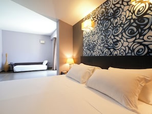 Pillow-top beds, minibar, in-room safe, desk